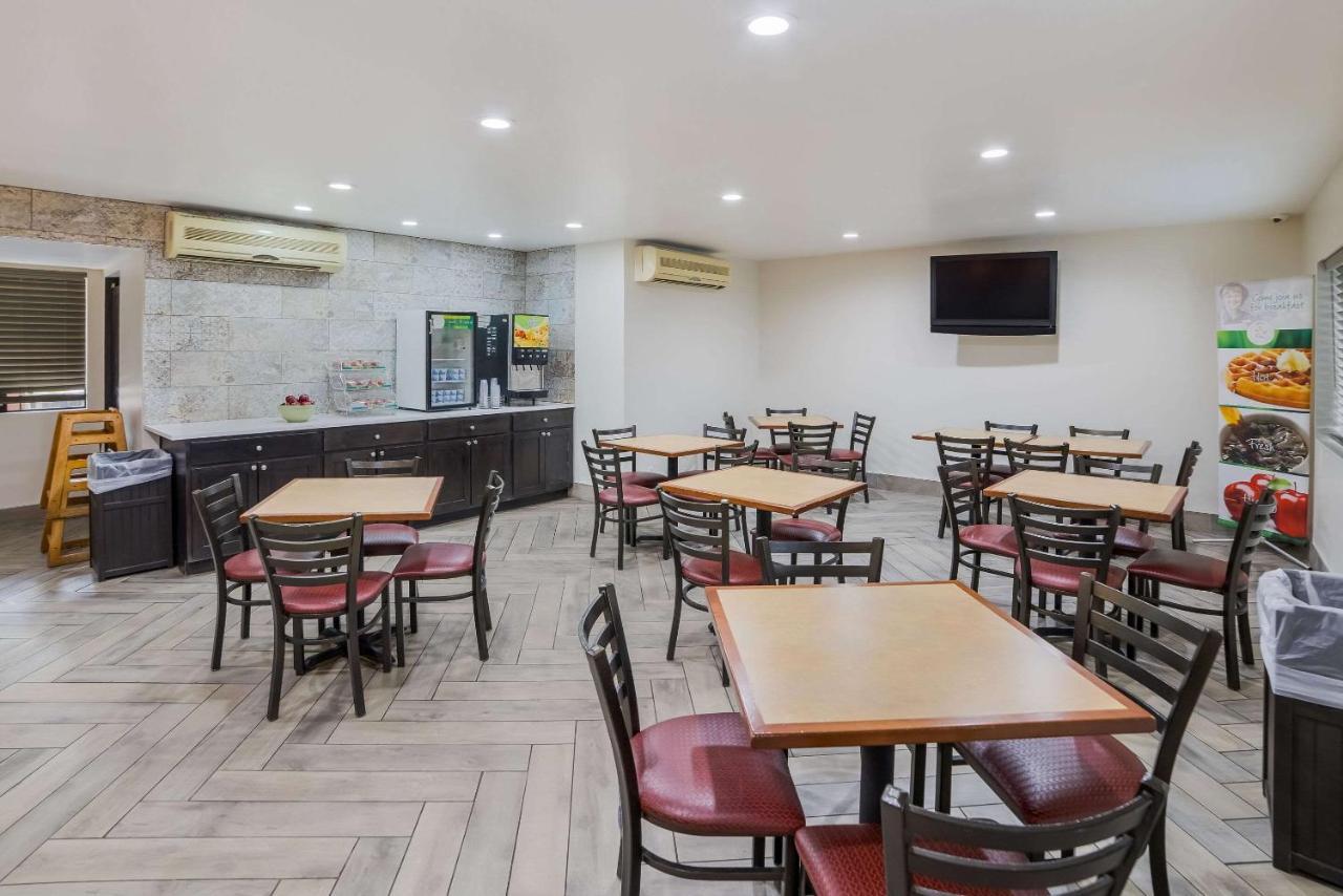 Quality Inn & Suites Goodyear - Phoenix West Exterior foto