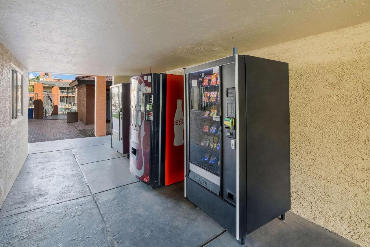 Quality Inn & Suites Goodyear - Phoenix West Exterior foto