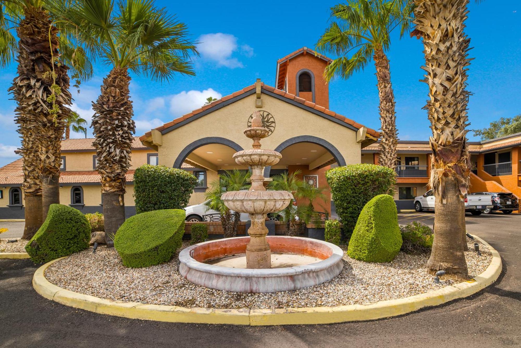 Quality Inn & Suites Goodyear - Phoenix West Exterior foto