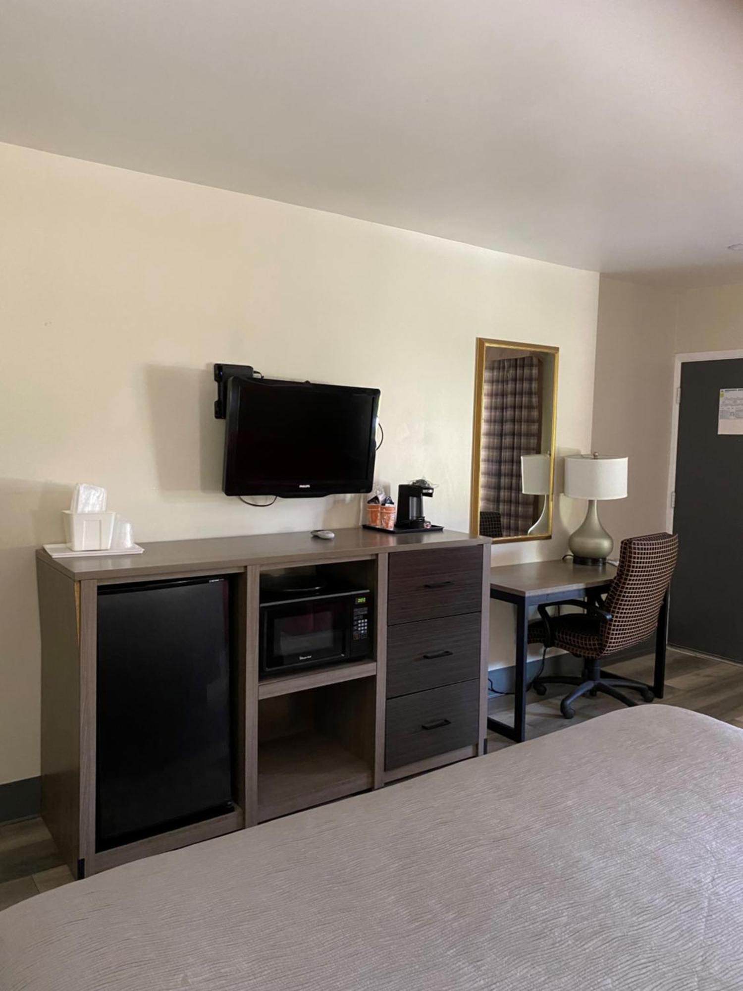Quality Inn & Suites Goodyear - Phoenix West Exterior foto
